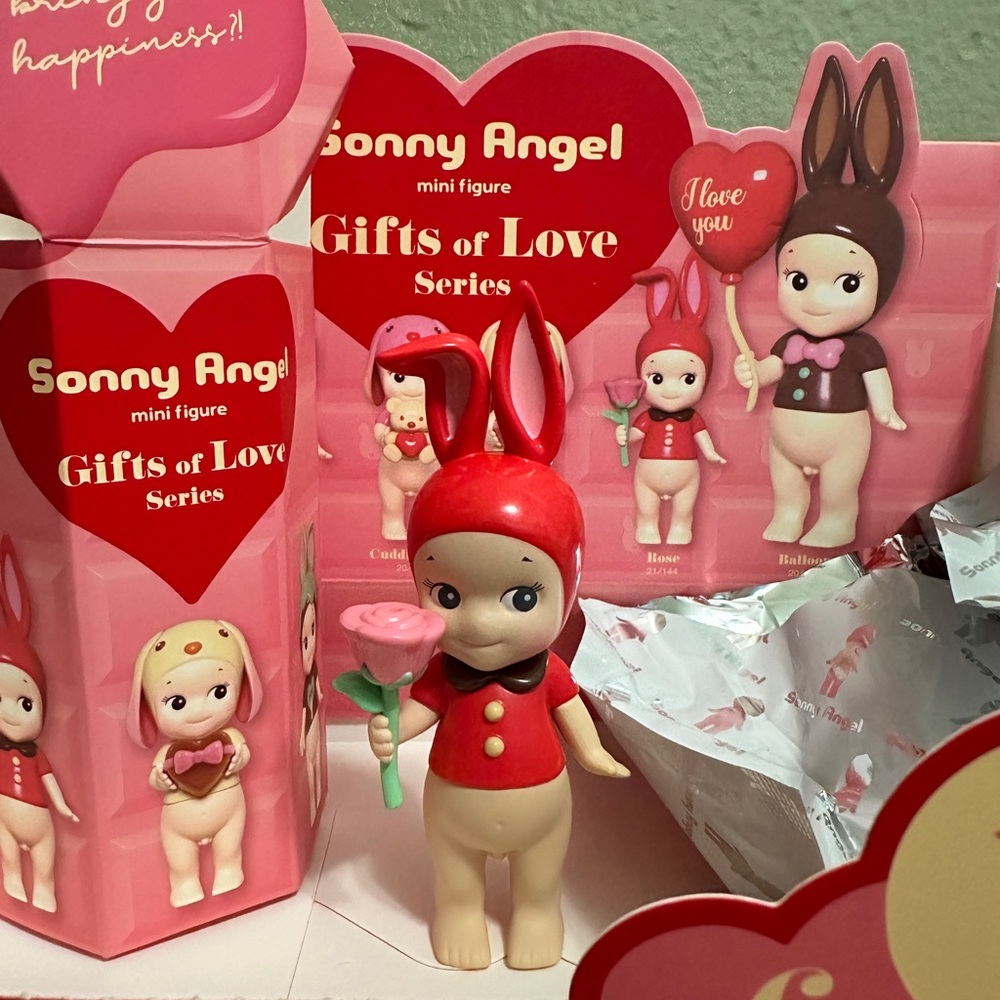 Sonny Angel Gift Of Love 2024 ROSE Bunny
